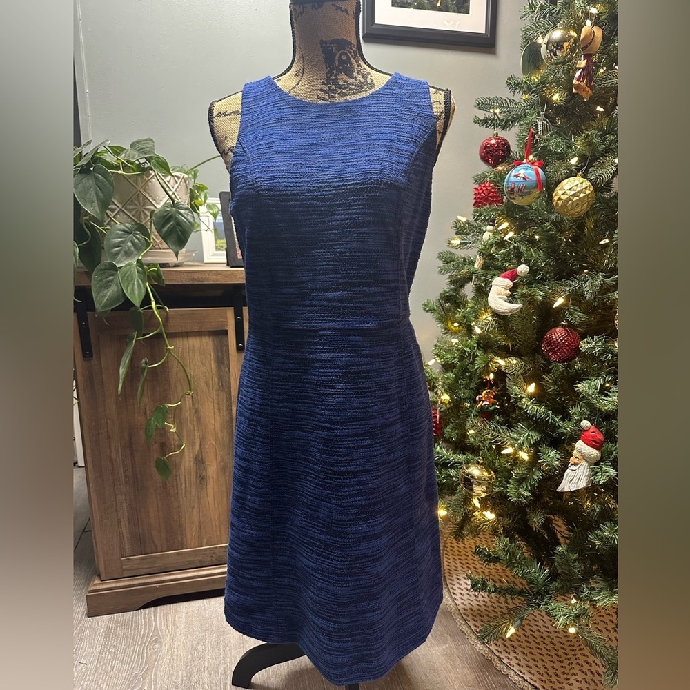 Women’s LOFT sleeveless dress. Size 8 Petite.